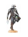 Figura diamond select star wars premier collection the mandalorian the mandalorian con the child grogu